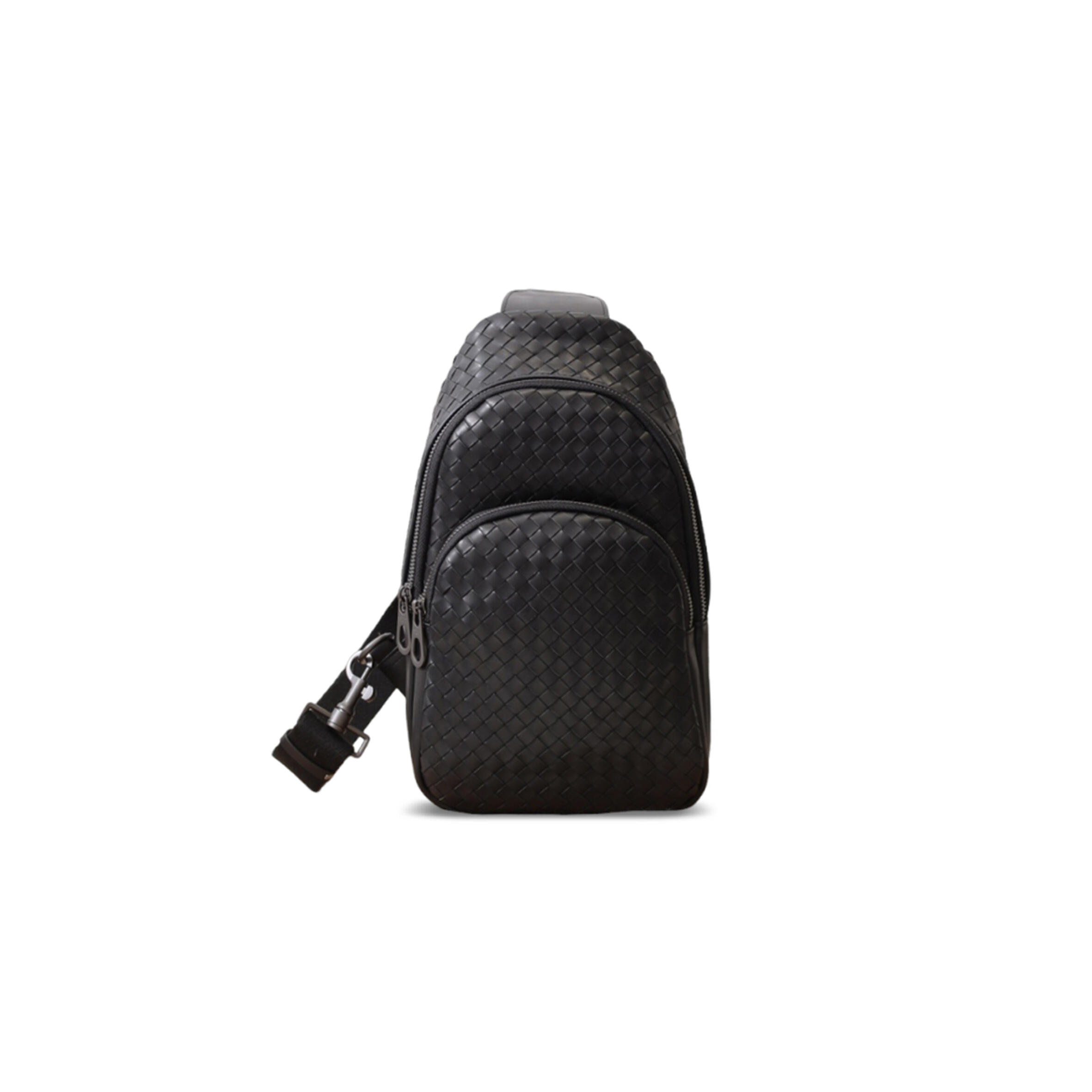BOTTEGA VENETA INTRECCIATO SLING BAG (31*19*9cm)
